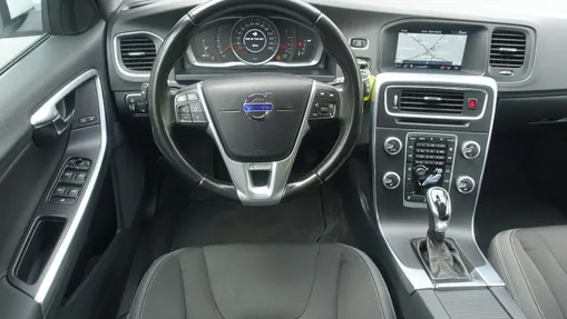VOLVO V60 -