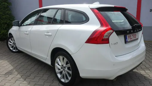 VOLVO V60 -