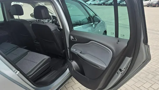 OPEL Zafira -