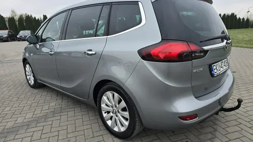OPEL Zafira -