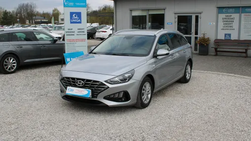 HYUNDAI i30 -