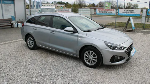 HYUNDAI i30 -
