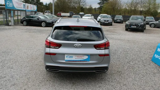 HYUNDAI i30 -