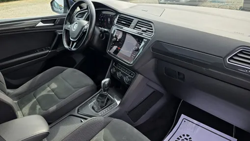 VOLKSWAGEN Tiguan -