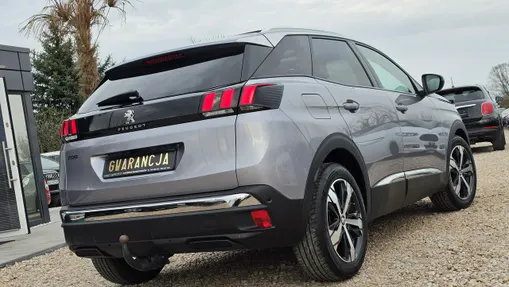 PEUGEOT 3008 -
