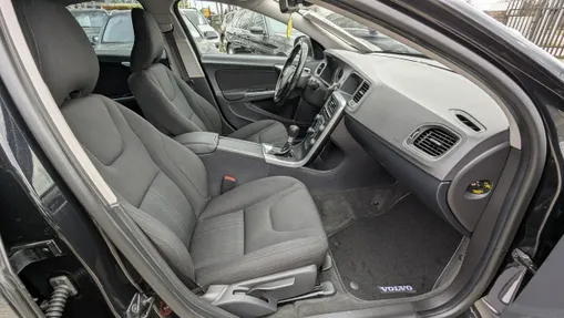 VOLVO S60 -
