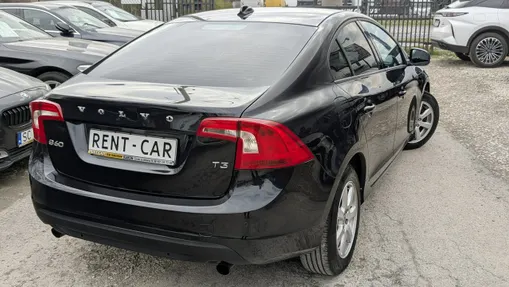 VOLVO S60 -