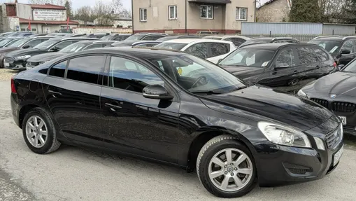 VOLVO S60 -