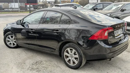 VOLVO S60 -