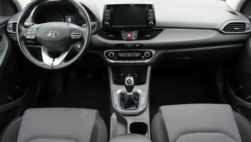 HYUNDAI i30 -