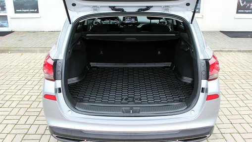 HYUNDAI i30 -