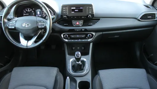 HYUNDAI i30 -