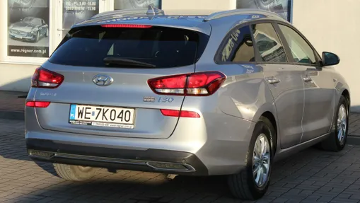 HYUNDAI i30 -