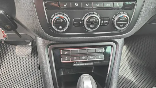 VOLKSWAGEN Sharan -