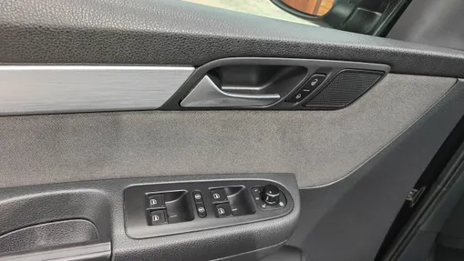 VOLKSWAGEN Sharan -
