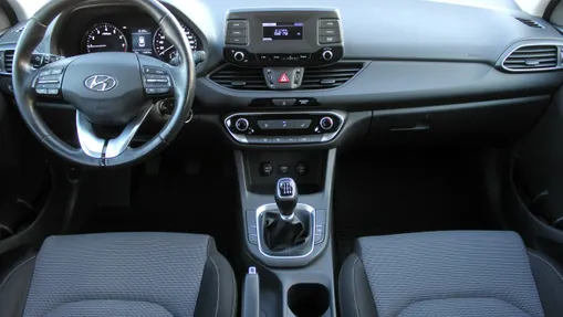 HYUNDAI i30 -