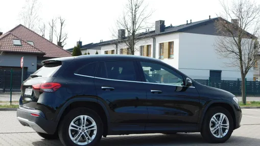 MERCEDES-BENZ GLA -