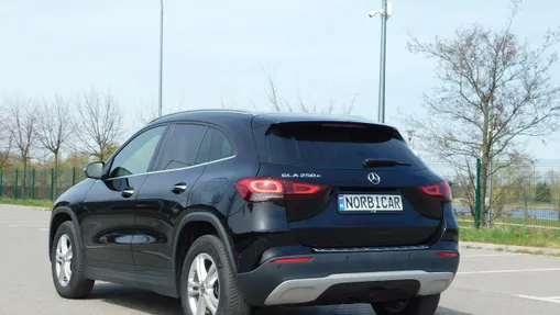 MERCEDES-BENZ GLA -