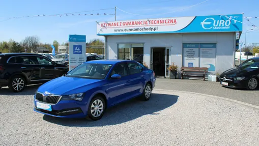 SKODA Superb -