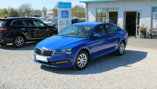 SKODA Superb -
