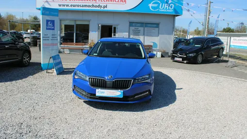 SKODA Superb -