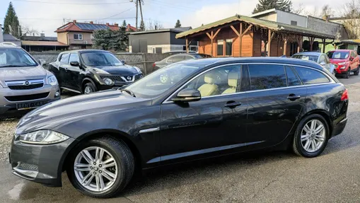 JAGUAR XF -