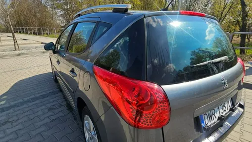 PEUGEOT 207 -
