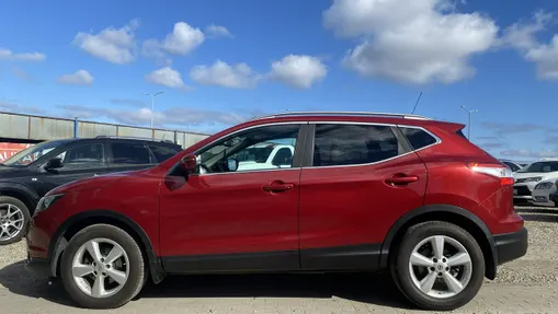 NISSAN Qashqai -