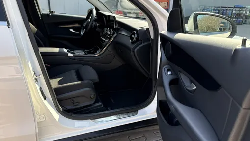 MERCEDES-BENZ GLC -