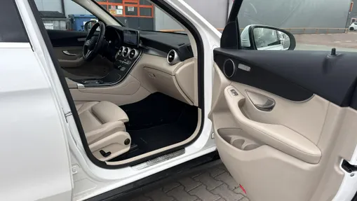 MERCEDES-BENZ GLC -