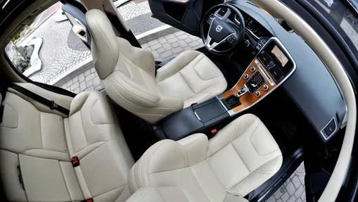 VOLVO XC60 -
