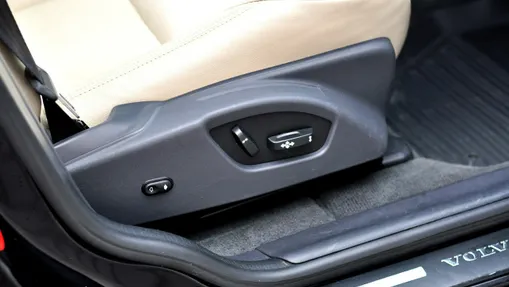 VOLVO XC60 -
