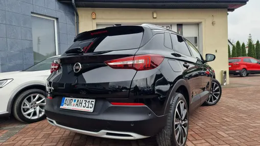 OPEL Grandland X -