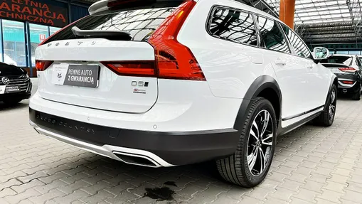 VOLVO V90 -