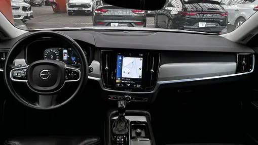 VOLVO V90 -