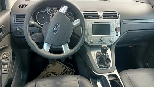 FORD Kuga -