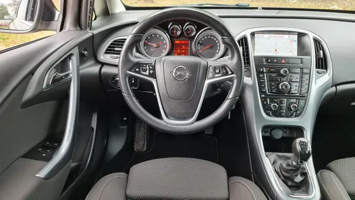 OPEL Astra -