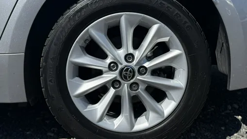 TOYOTA Corolla -