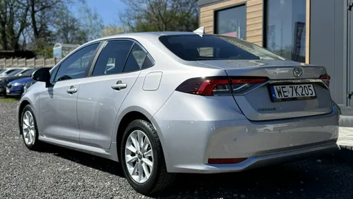 TOYOTA Corolla -