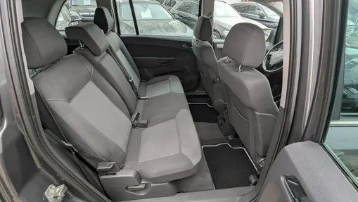 OPEL Zafira -