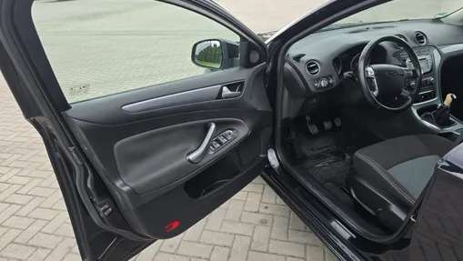 FORD Mondeo -
