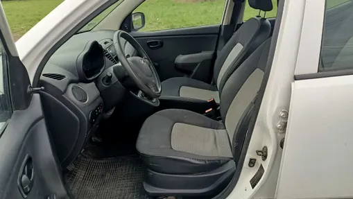 HYUNDAI i10 -