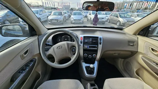 HYUNDAI Tucson -