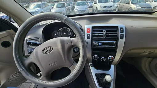 HYUNDAI Tucson -