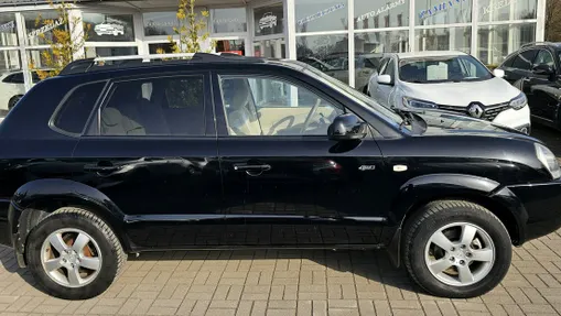 HYUNDAI Tucson -