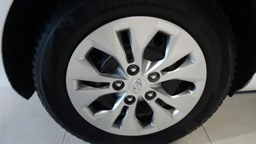 HYUNDAI i30 -