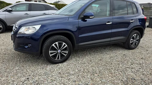 VOLKSWAGEN Tiguan -