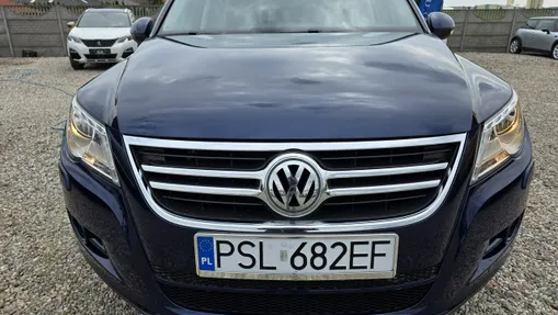 VOLKSWAGEN Tiguan -