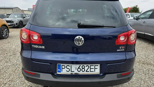 VOLKSWAGEN Tiguan -
