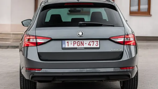 SKODA Superb -